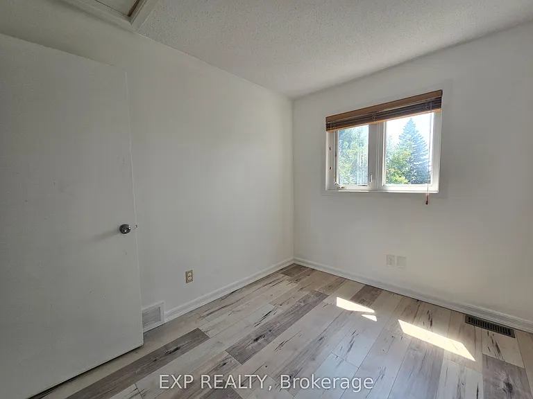 90 Lightfoot Pl #75 — Photo 32