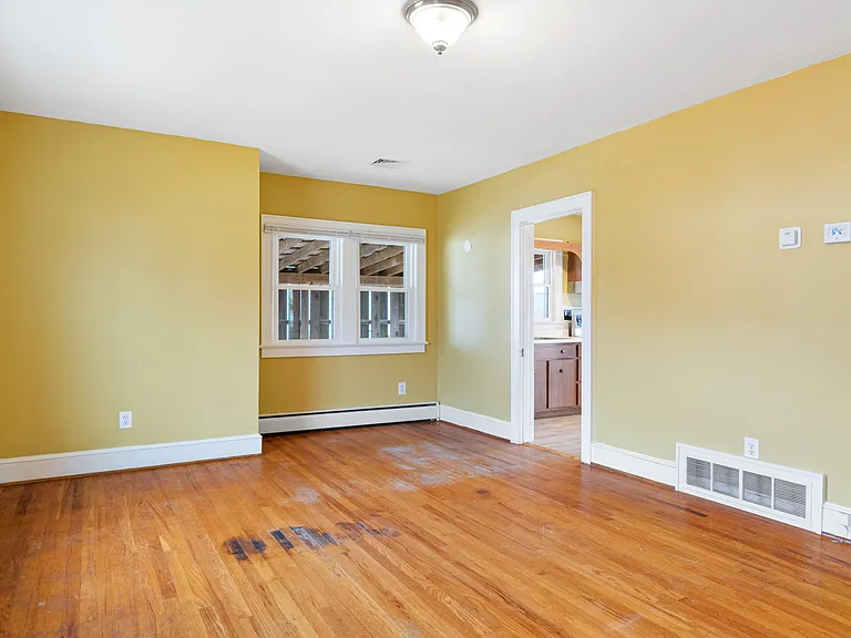 501 Park St — Photo 12