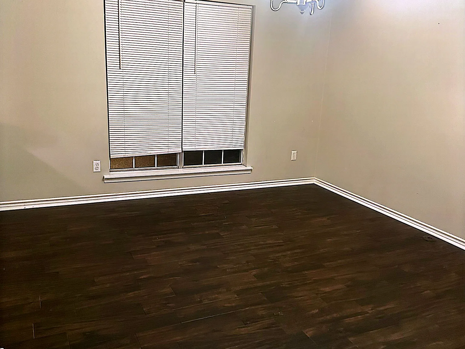 2 bed, 2000 sqft, $1,700 — Photo 4