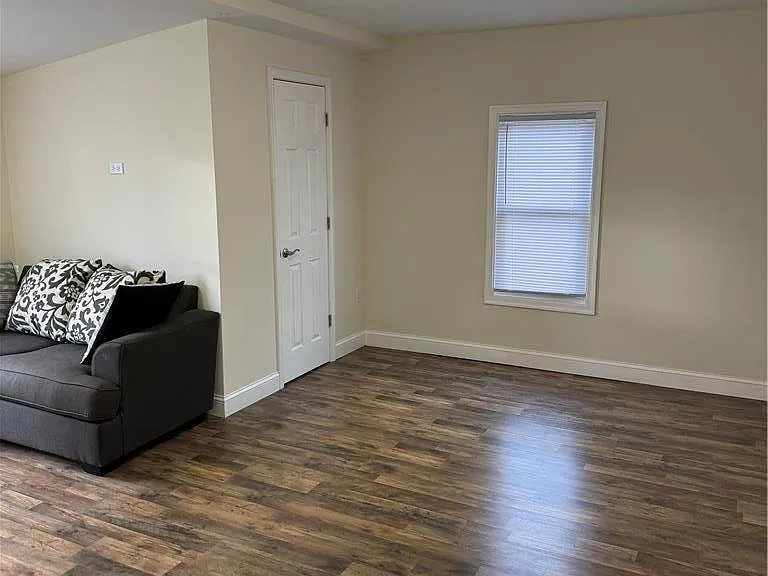 6935 Weaversville Rd E — Photo 11