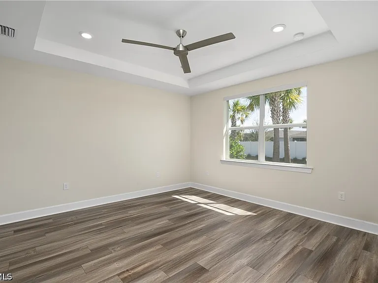 42186 Edgewater Dr — Photo 14