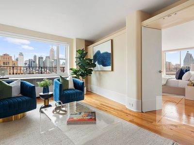 77 7th Ave, Manhattan, NY, 10011