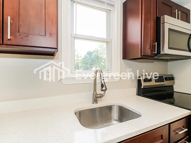 10024 Dolfield Rd — Photo 8