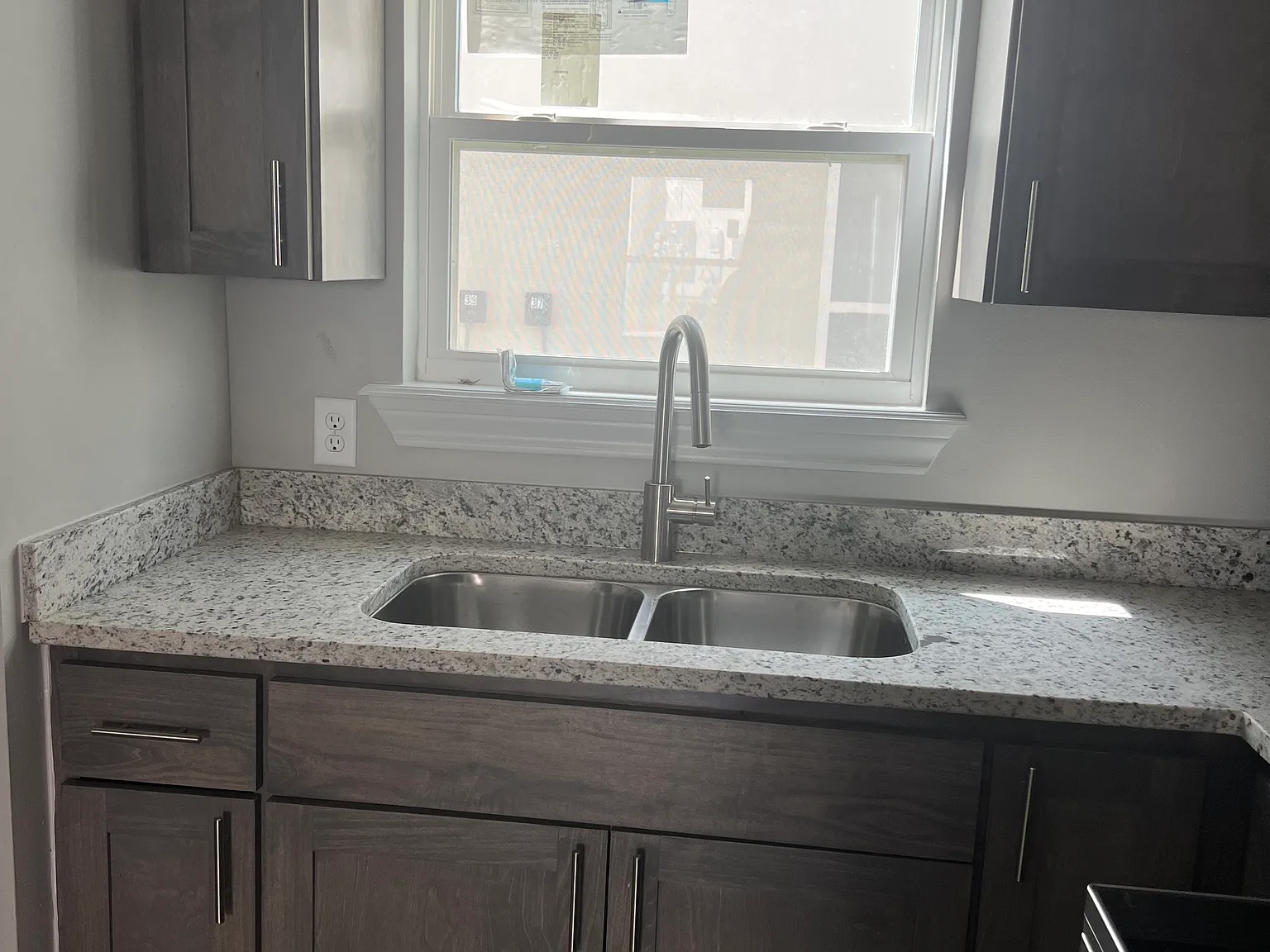 3 bed, 981 sqft, $1,475 — Photo 4