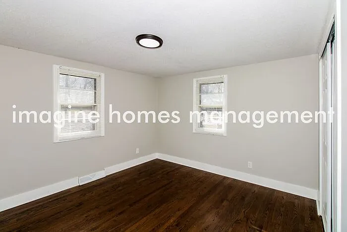 1205 NE 84th Ter — Photo 5