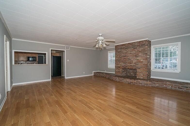 2nd image of 122 Azalea Dr