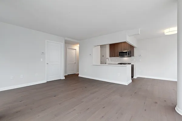 Rented by Greystar | media 33