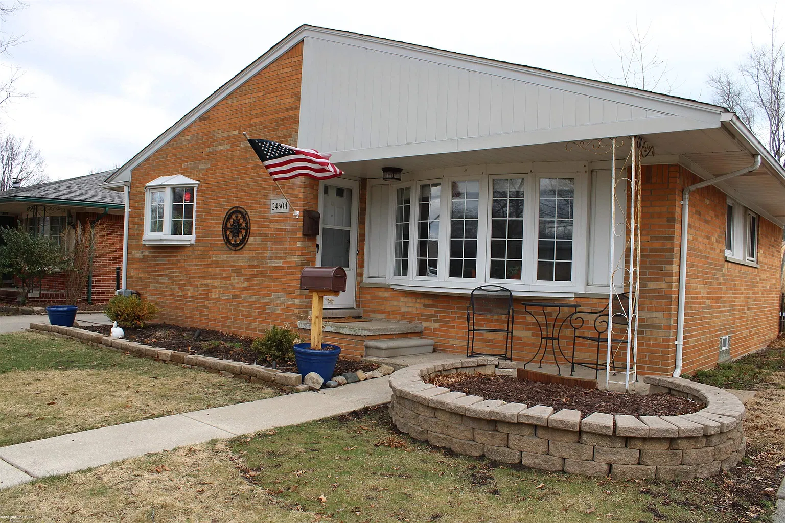 24504 Ursuline St photo 1