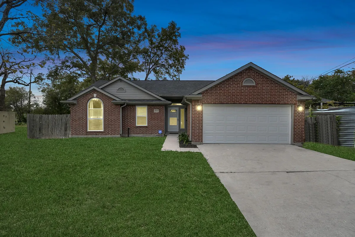 Building Photo - 7830 Pardee St