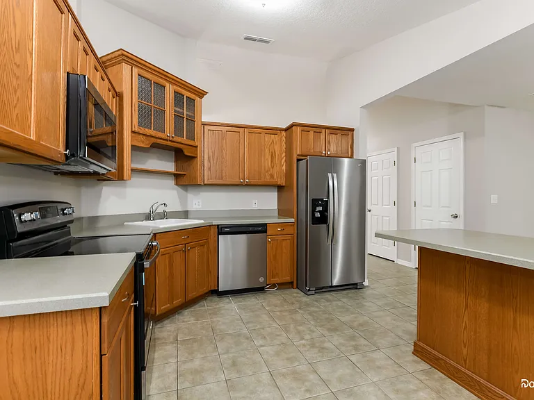 840 High Pointe Cir — Photo 3