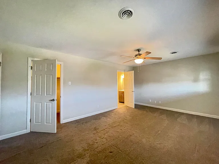 223 Raintree Ln — Photo 27