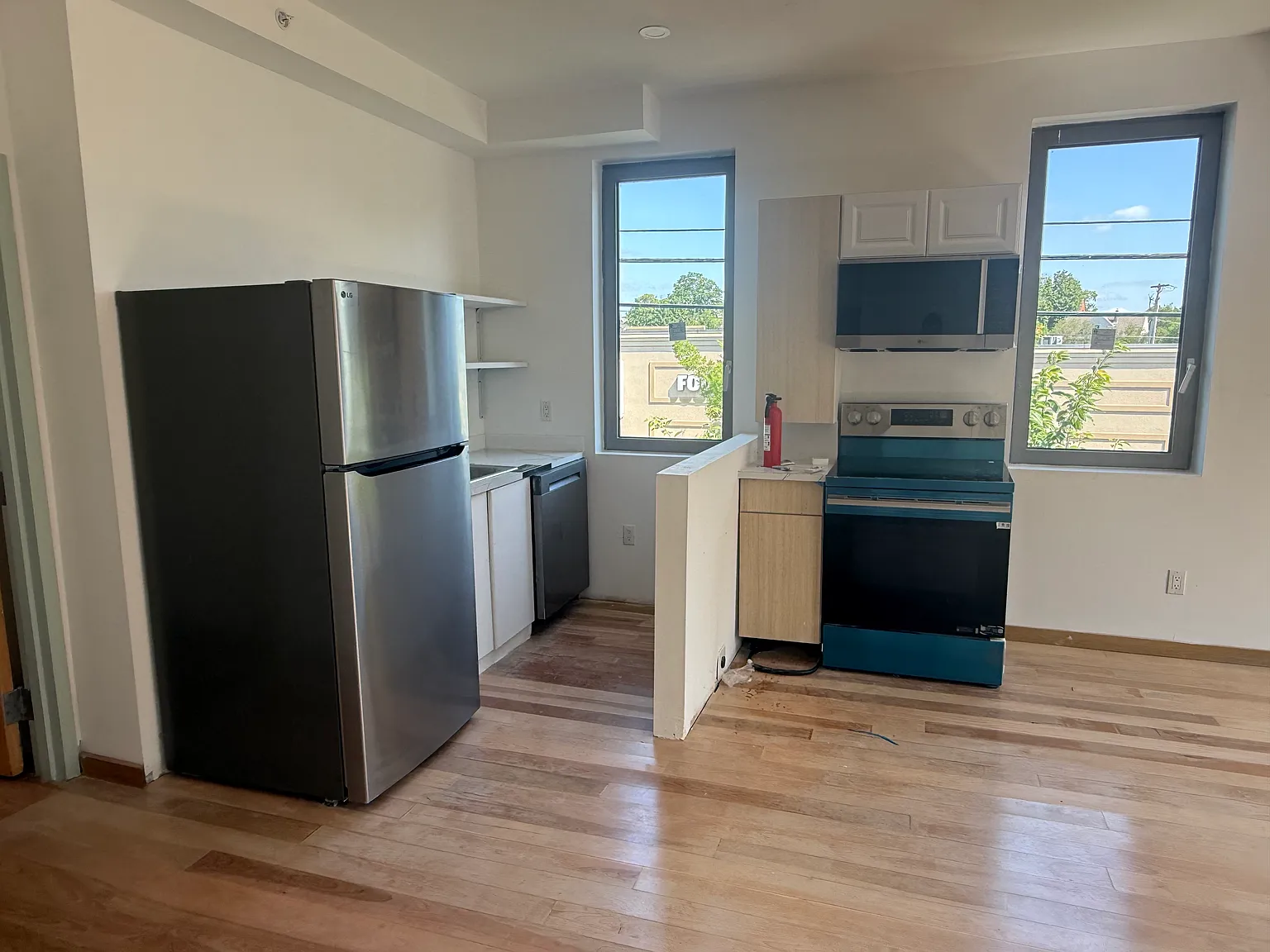 3 bed, 1800 sqft, $2,500 — Photo 2