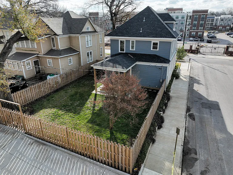 1544 Court Ave #2 — Photo 18