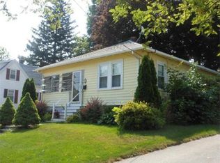 8 Spaulding St, Wakefield, MA 01880