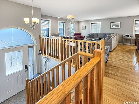 3rd image of 828 Colonel Otter Drive