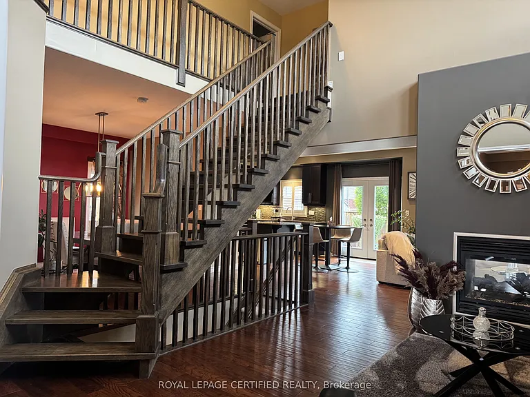 252 Westbank Trl — Photo 9