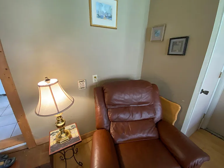 108 Jeanie Ave — Photo 8