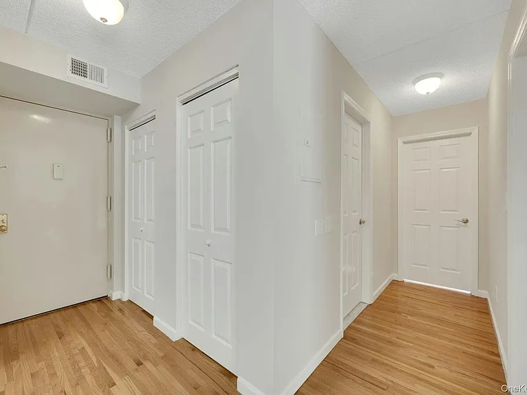 70 Lime Kiln Rd #2H — Photo 6