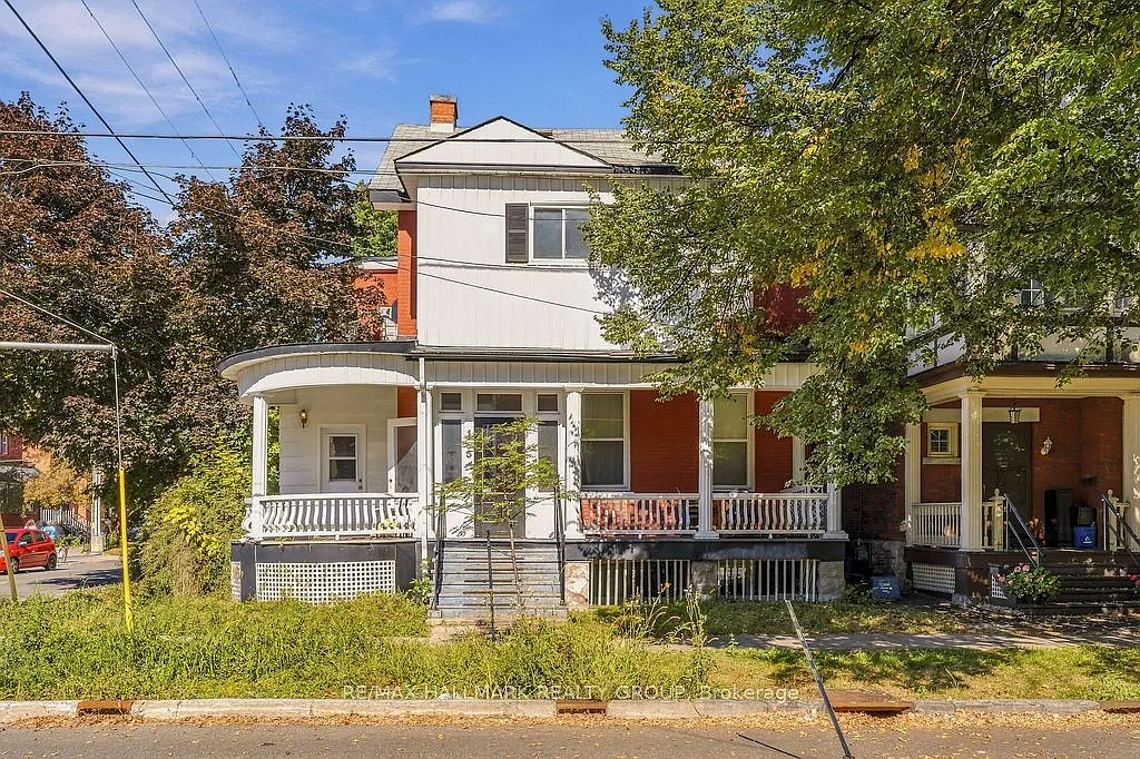 3 bed, $2,395 — Photo 1