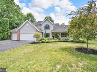 13 Tall Oaks Dr, Pottsville, PA 17901