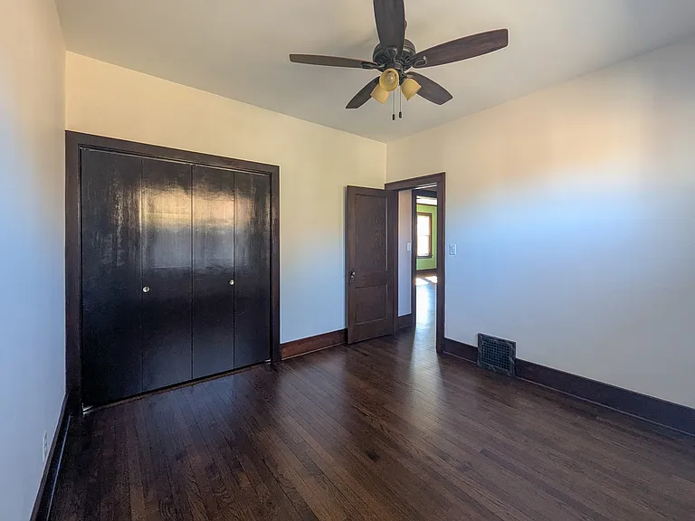 512 Lake St — Photo 16