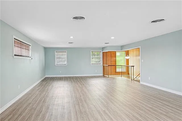 Building Photo - 321 W Harrison Ave #UPPER