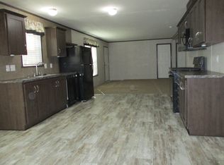 38805 Elk Run St, New Boston, MI 48164