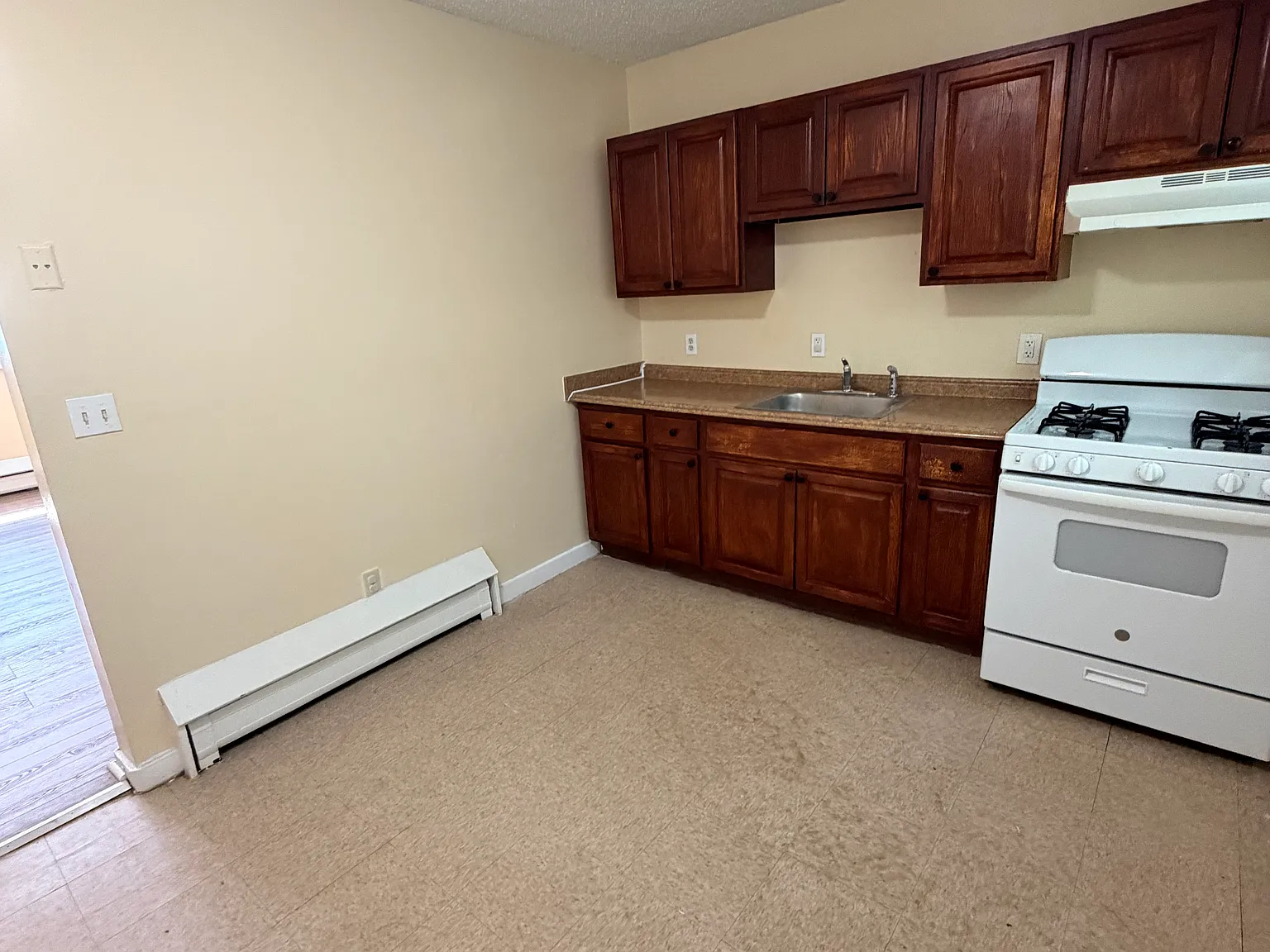 2 bed, 1.5 bath, $1,700 — Photo 2