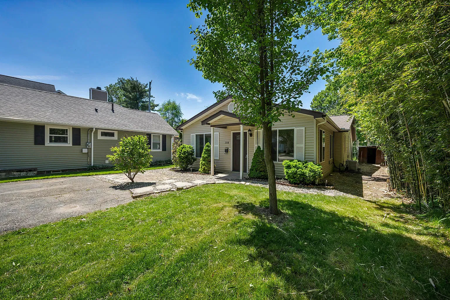 3 bed, 1810 sqft, $2,542 — Photo 4