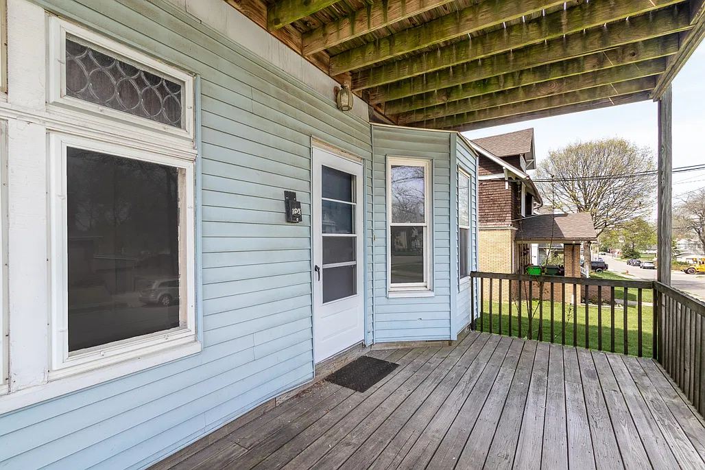 2 bed, 1000 sqft, $995 — Photo 2