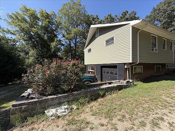 4th image of 701 Winton Rd