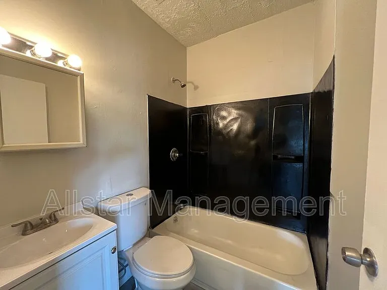 3611 E 116th St #UPPER — Photo 10