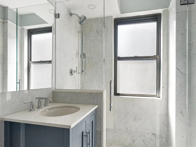 301 E 63rd St #15F — Photo 15