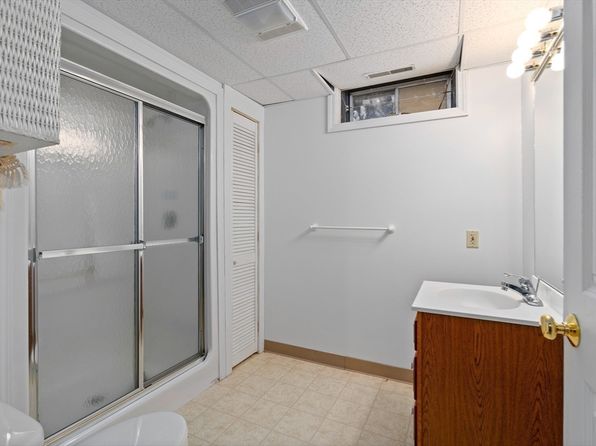 113 Norwich Lk, Huntington, MA 01050