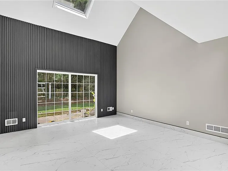 475 Trammell Dr — Photo 4