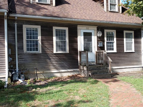 Full size cape townhouse