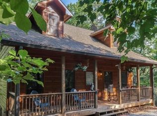 568 Julep Cir, Ellijay, GA 30540