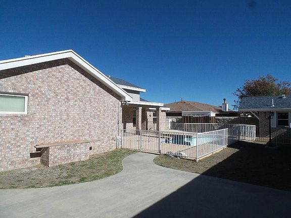 2nd image of 4316 Loma Clara Ct