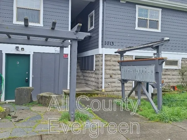 1015 9th St, Bremerton, WA