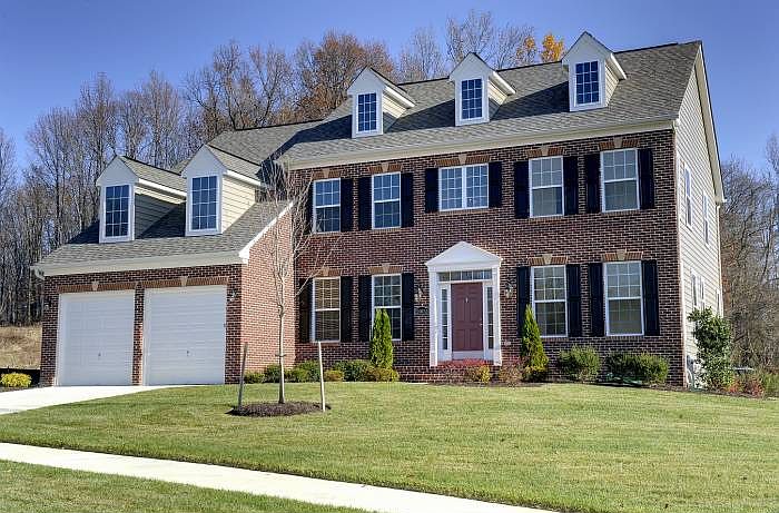 1st image of 2104 Lake Forest Dr