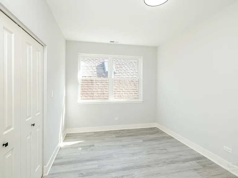 2720 W 23rd St #1 — Photo 17