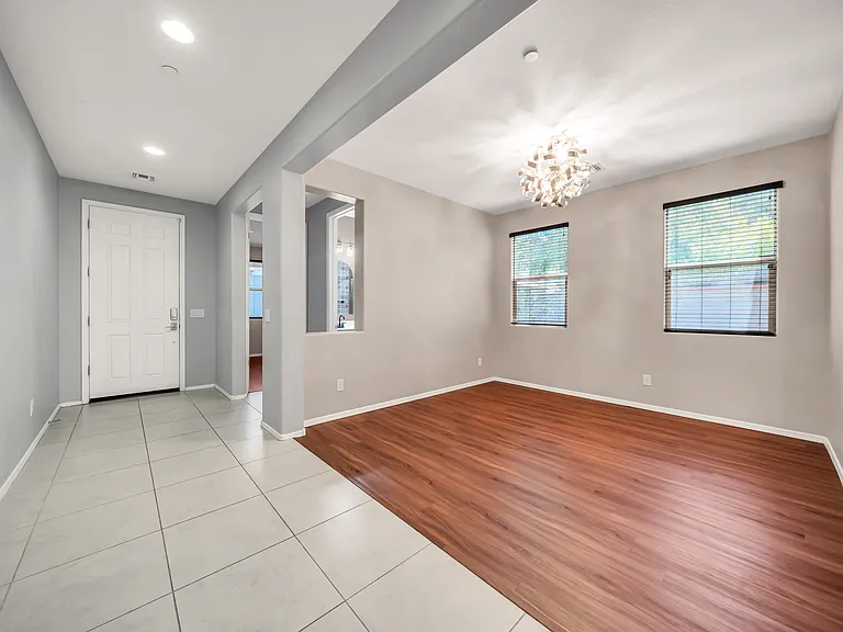 Formal Dining/Study/Flex room