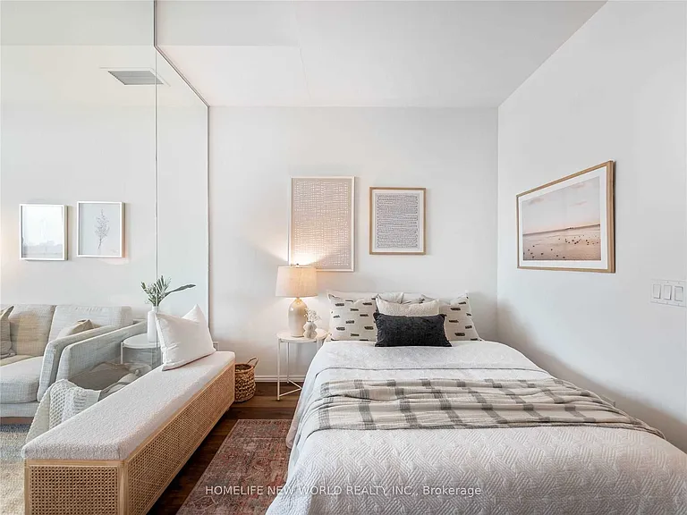 8 Hillsdale Ave E #920 — Photo 3