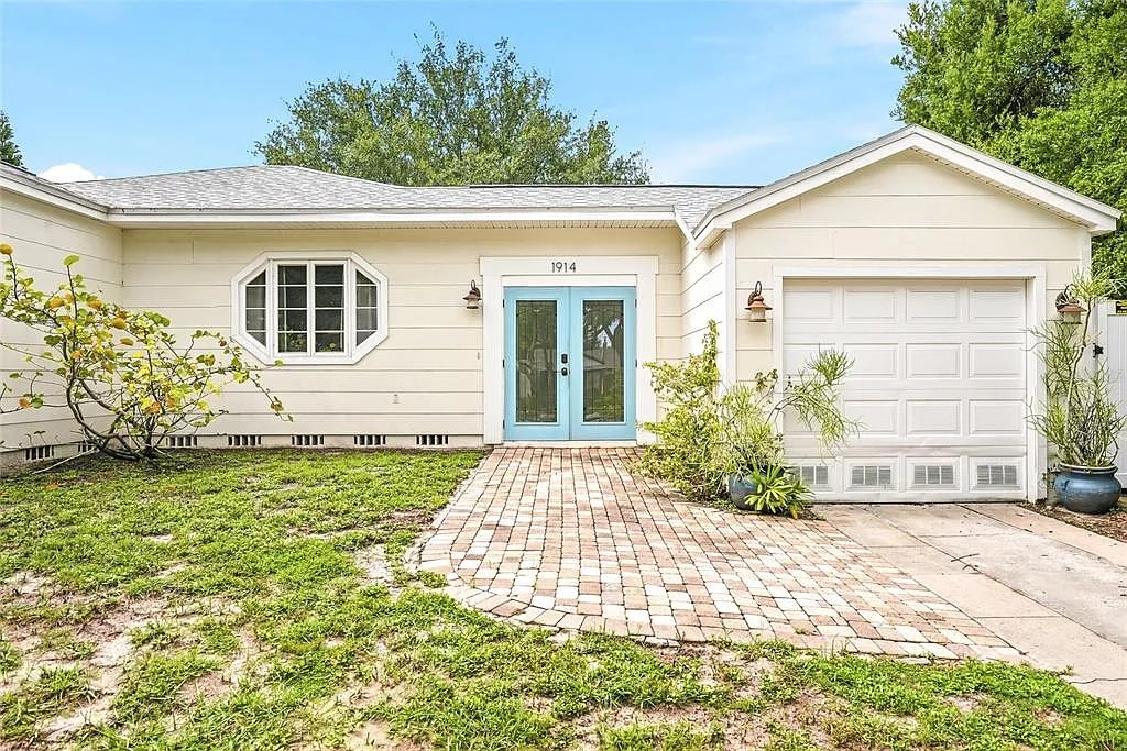 3 bed, 1.0 bath, 1083 sqft, $2,250 — Photo 1
