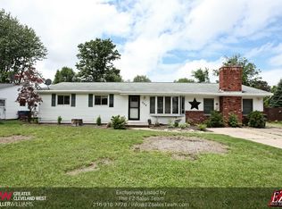 934 Lake Breeze Rd, Sheffield Lake, OH