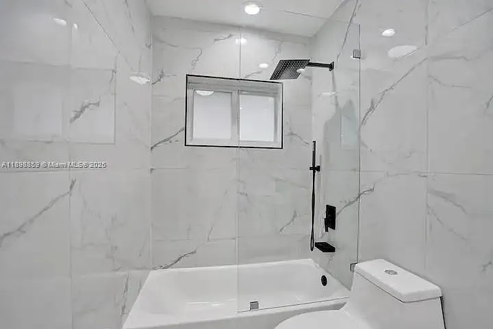 2100 SW 28th Way — Photo 17