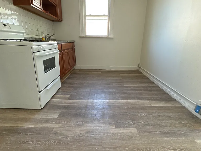 86-88 N 6th St #2 — Photo 6