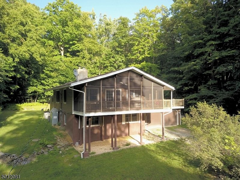 1st image of 18 Glen Dr