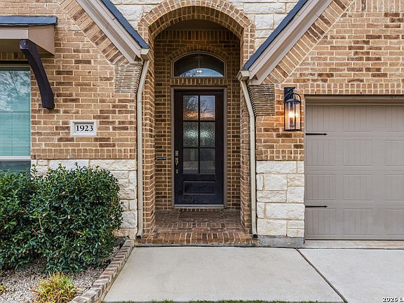 3rd image of 1923 Pitcher Bend