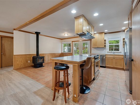5th image of 8993 SW Lake Flora Road